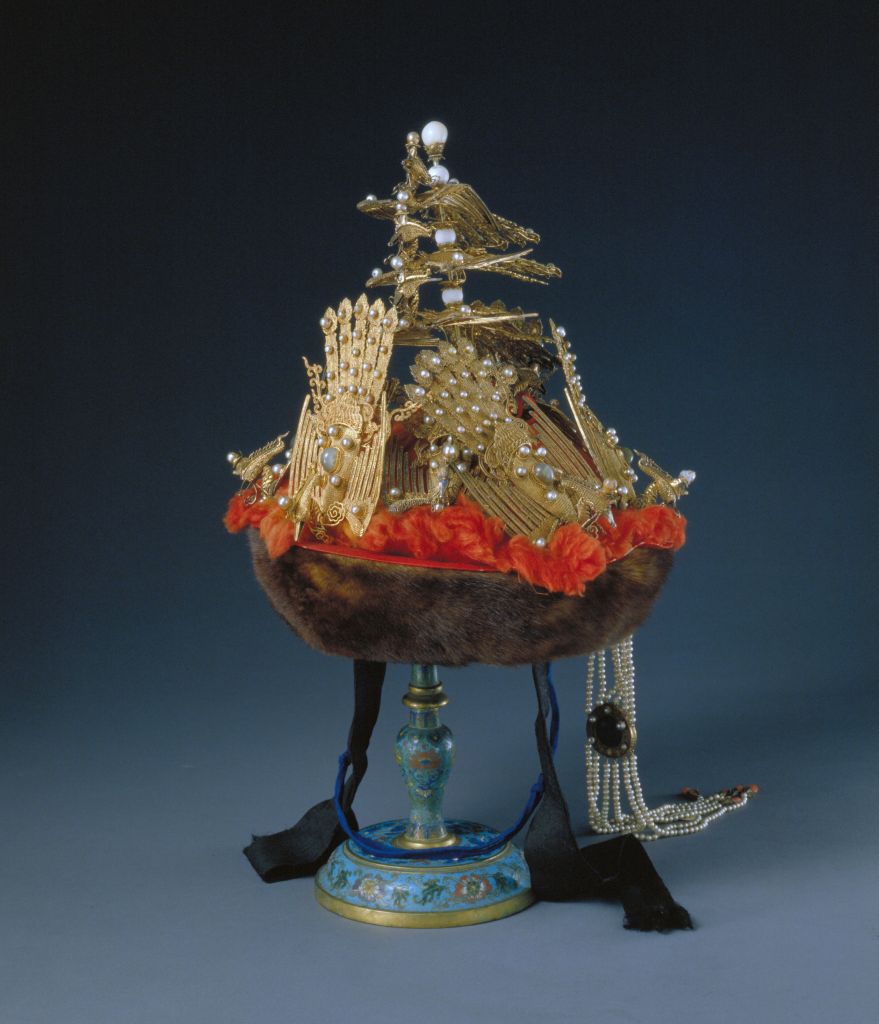 图片[1]-Queen’s winter crown inlaid with marten beads-China Archive